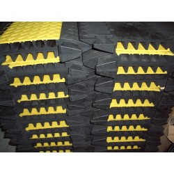 LOT OF  50  x 5-CHANNEL CABLE PASSAGE