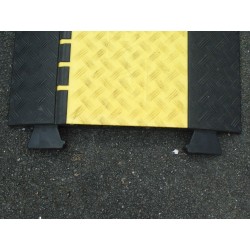 LOT OF  50  x 5-CHANNEL CABLE PASSAGE