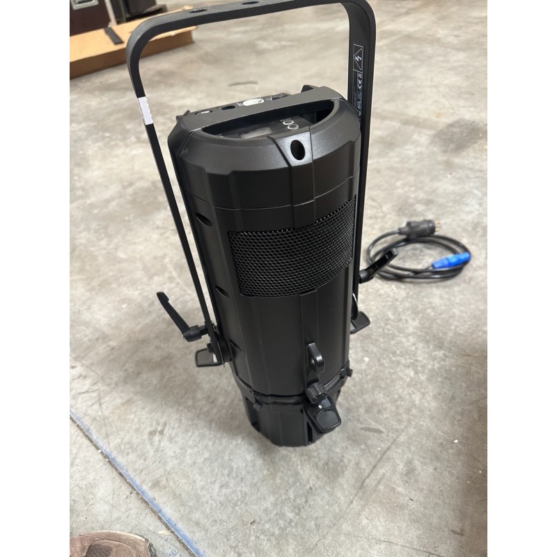 E910 FC OVATION + OPTIQUE 50° DECOUPE LED CHAUVET ( LOT DE 04 ) E910 FC OVATION + OPTIQUE 50° DECOUPE LED CHAUVET ( LOT DE 04 )