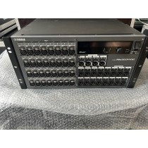 RIO3224-D2 STAGE BOX YAMAHA
